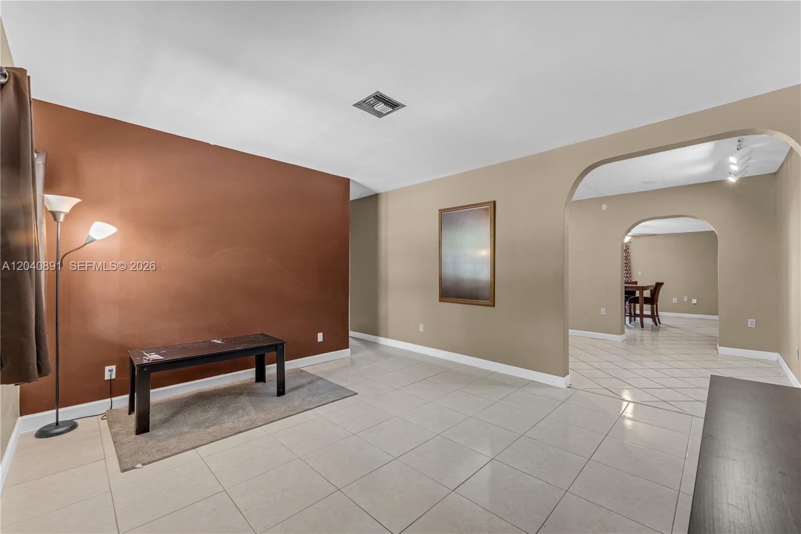 6860 Sw 18th Street Property Photo 4