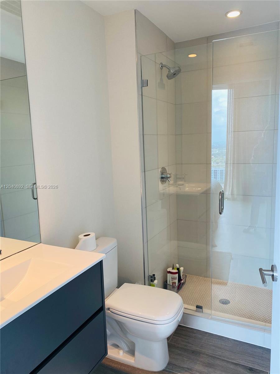 A12040892 Property Photo 17