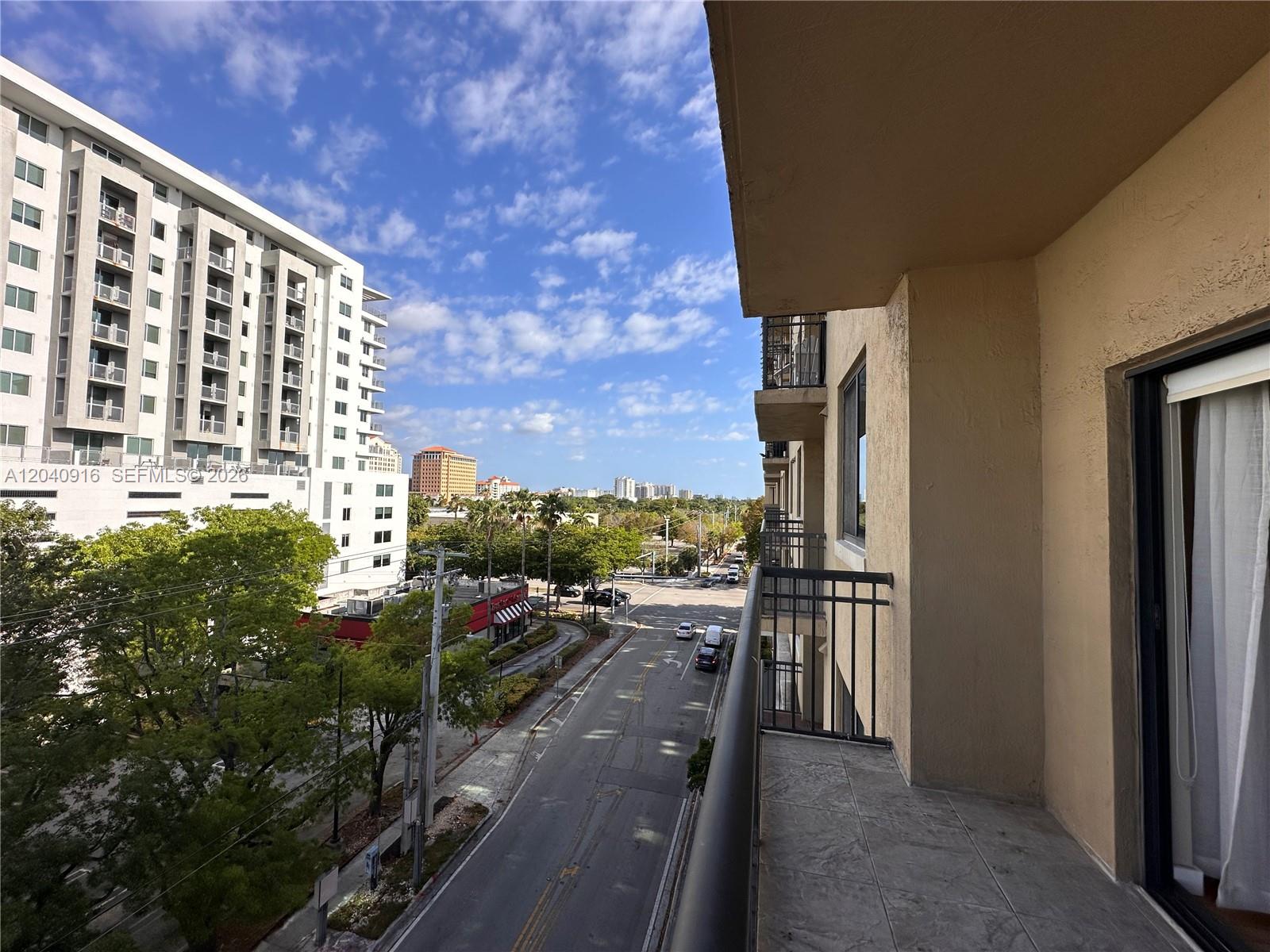 3590 Coral Way 611
