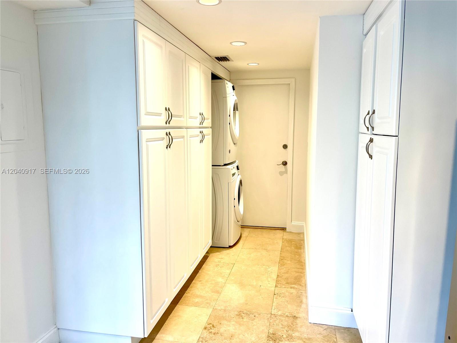 607 Ocean Drive 3k Property Photo 16