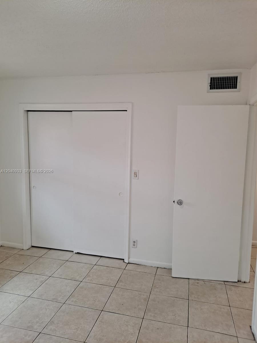 2560 Nw 52nd Avenue C18 Property Photo 6