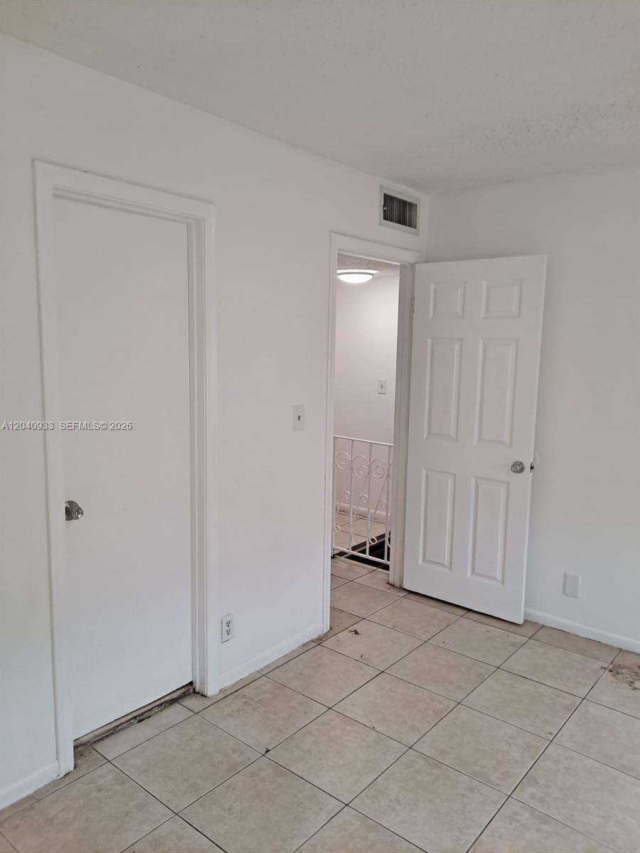 2560 Nw 52nd Avenue C18 Property Photo 8