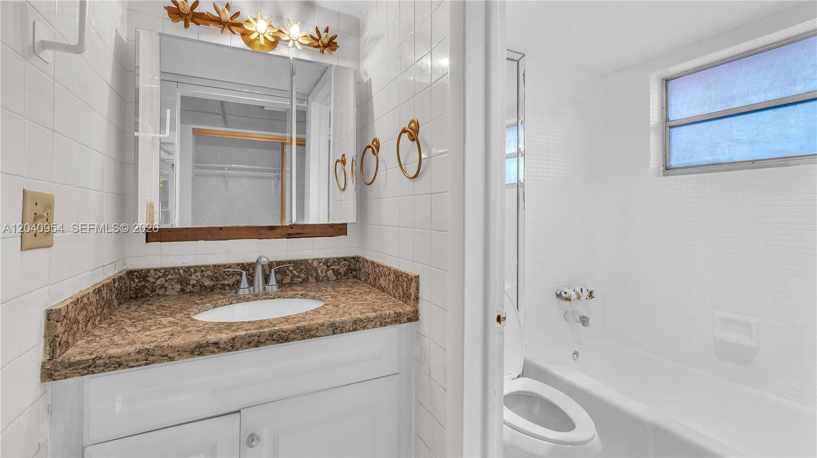 251 Ne 187th Street 830 Property Photo 10