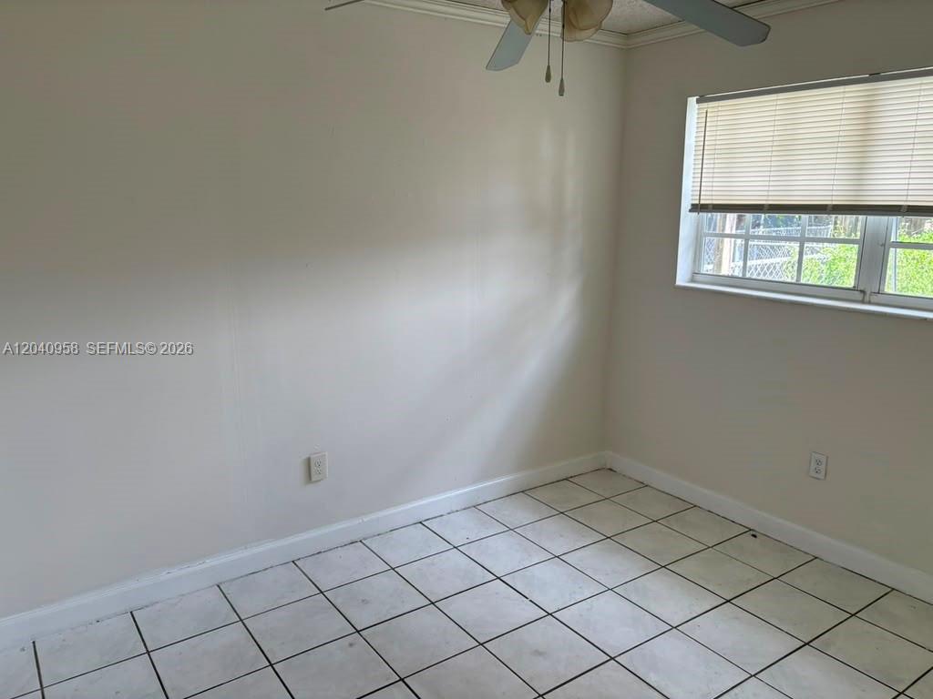 5411 Sw 38th Court F Property Photo 3