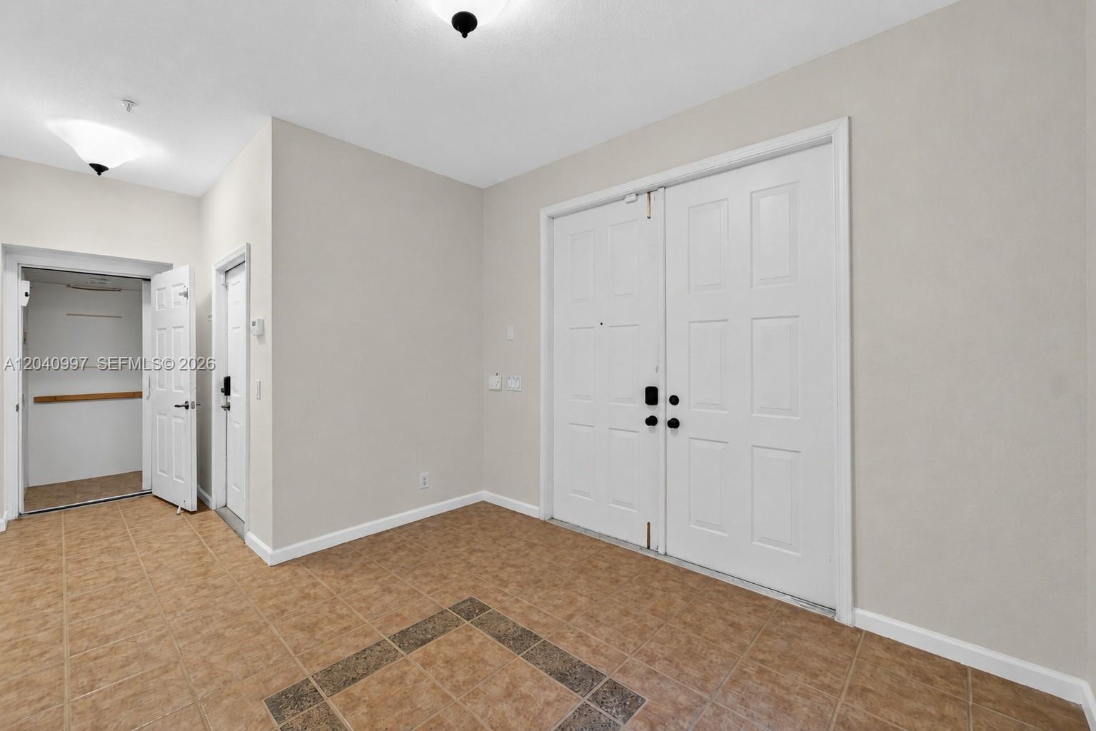 2767 Kinsington Circle 8-4 Property Photo 4