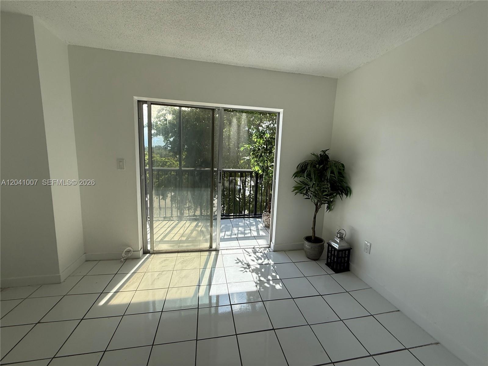 13455 NE 10th Avenue 410 Property Photo 1