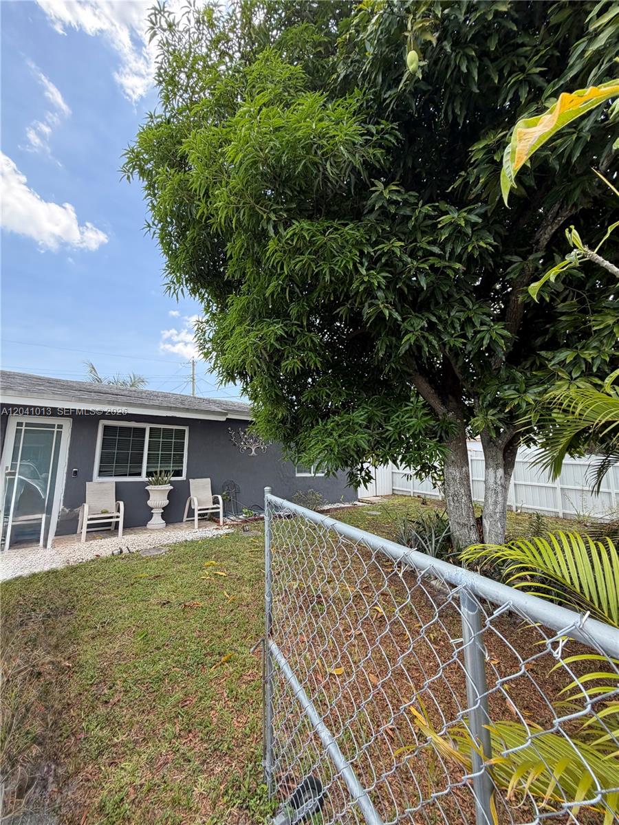 2300 Sw 43rd Avenue Property Photo 5