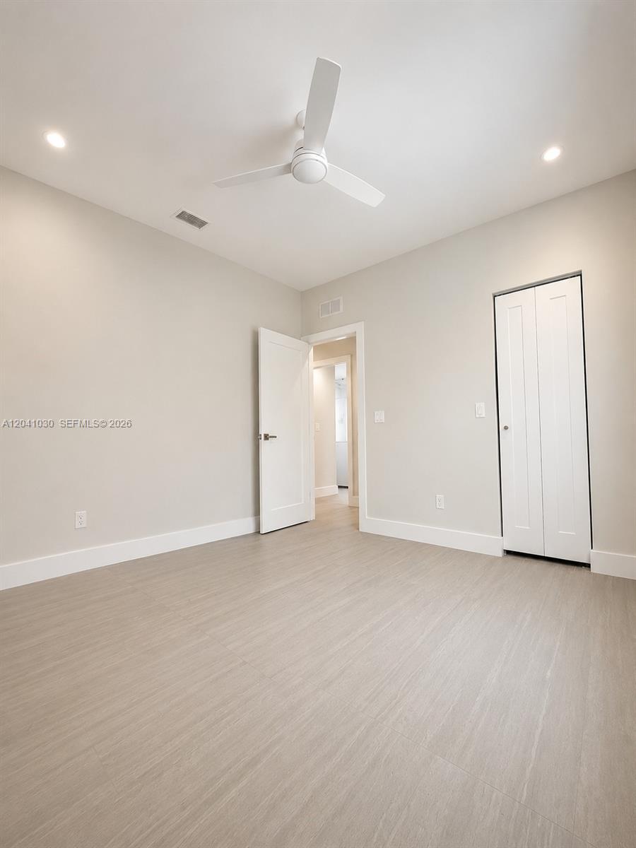 536 Lincoln Property Photo 7