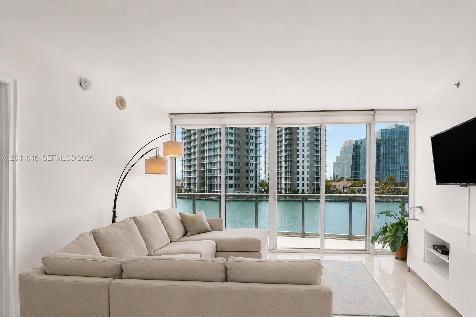 495 Brickell Avenue Bay807 Property Photo 7