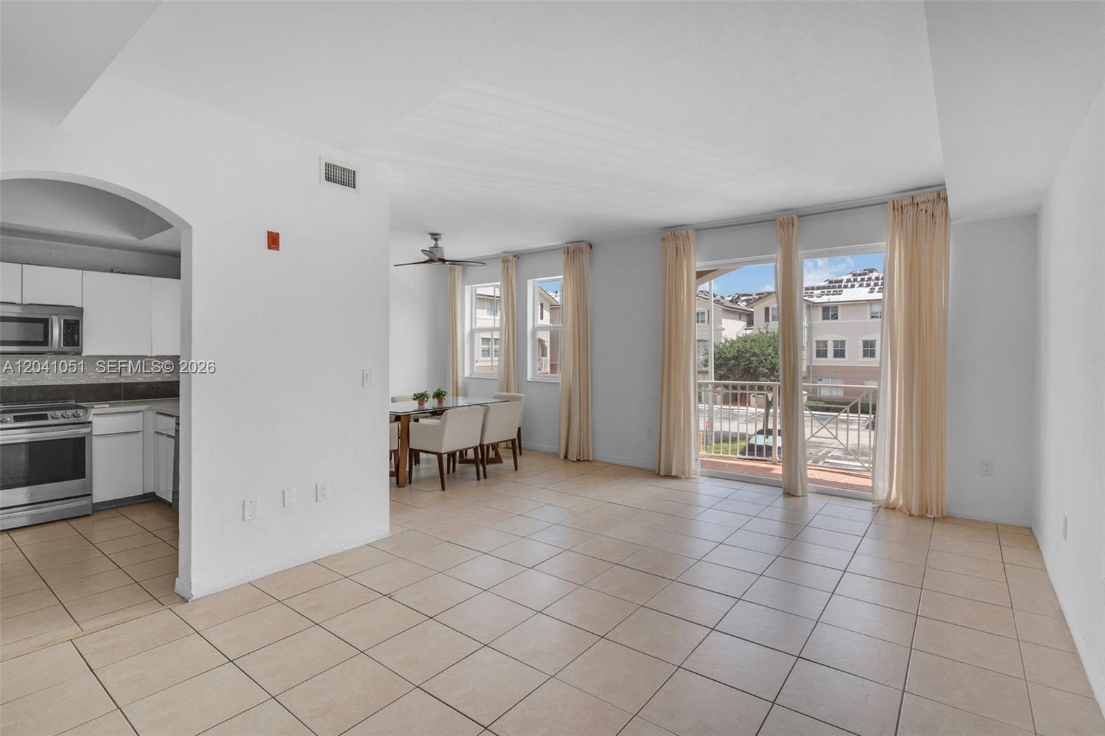 8826 W Flagler Street 203 Property Photo 4