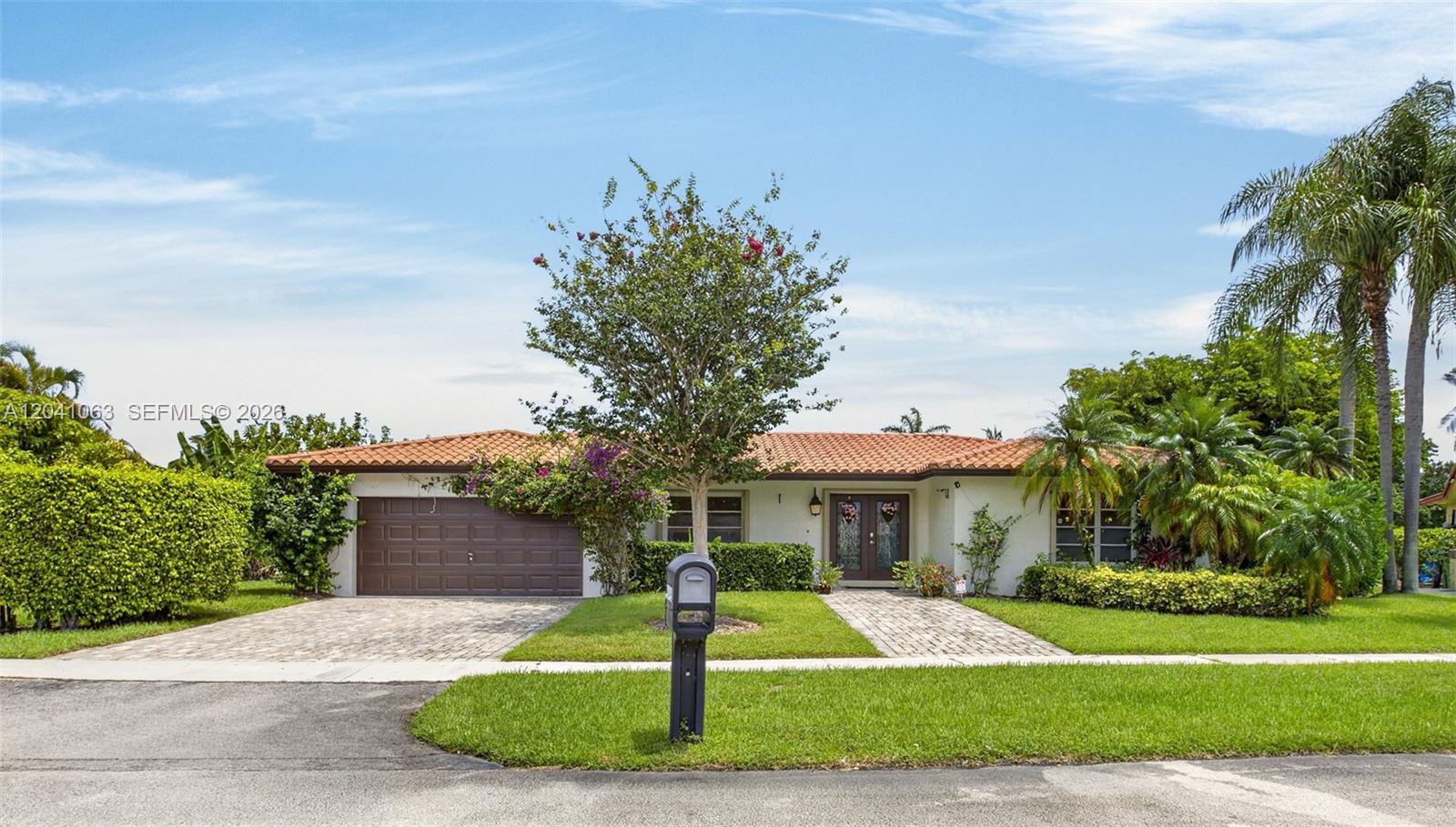 16641 Royal Poinciana Drive Property Photo 11