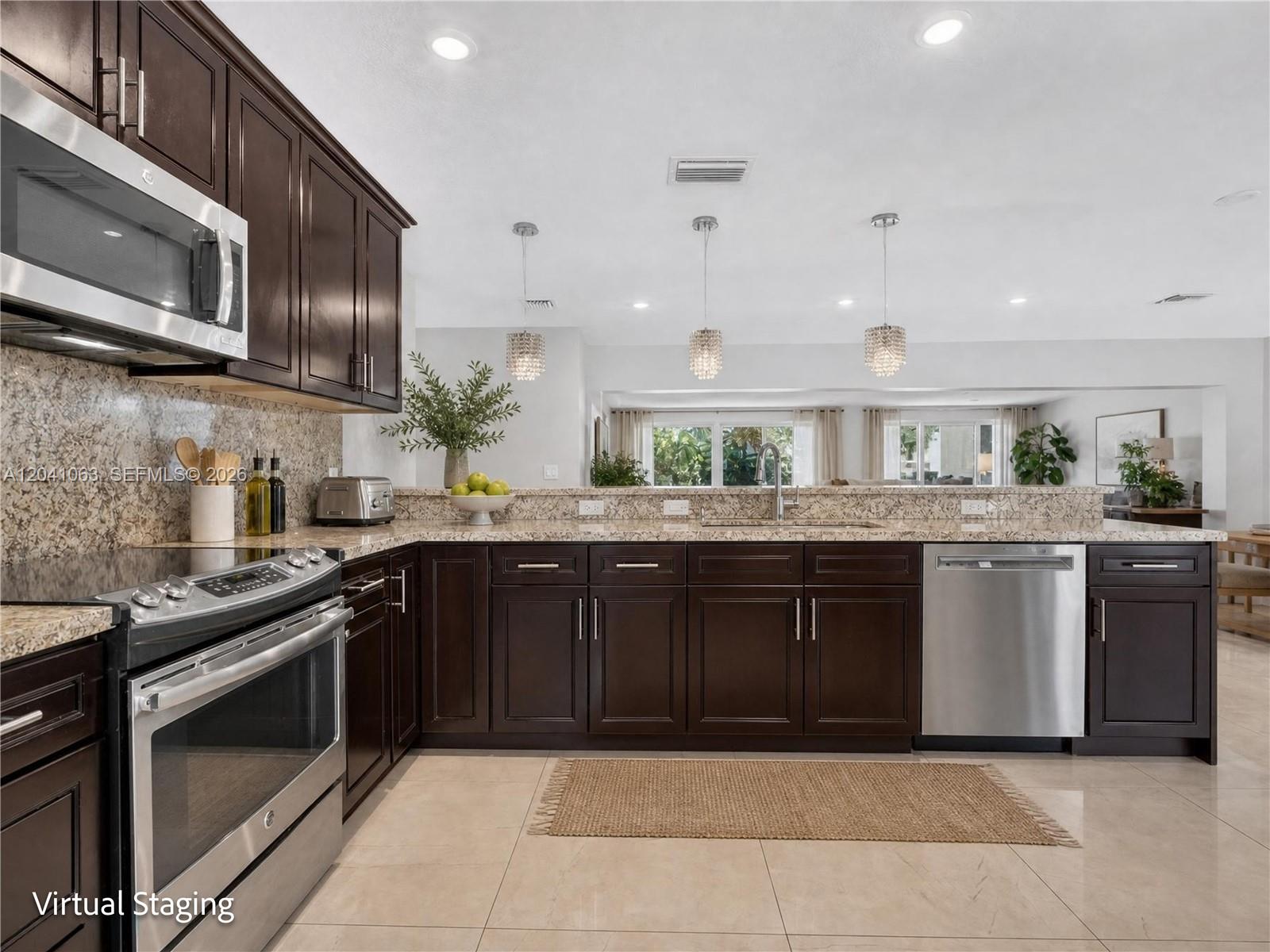 16641 Royal Poinciana Drive Property Photo 14