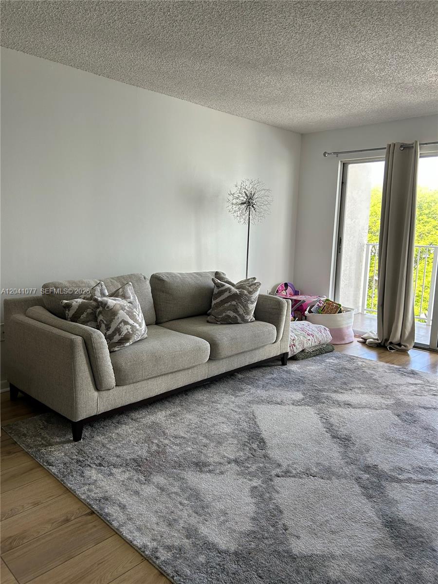 1975 Normandy Drive 301 Property Photo 1