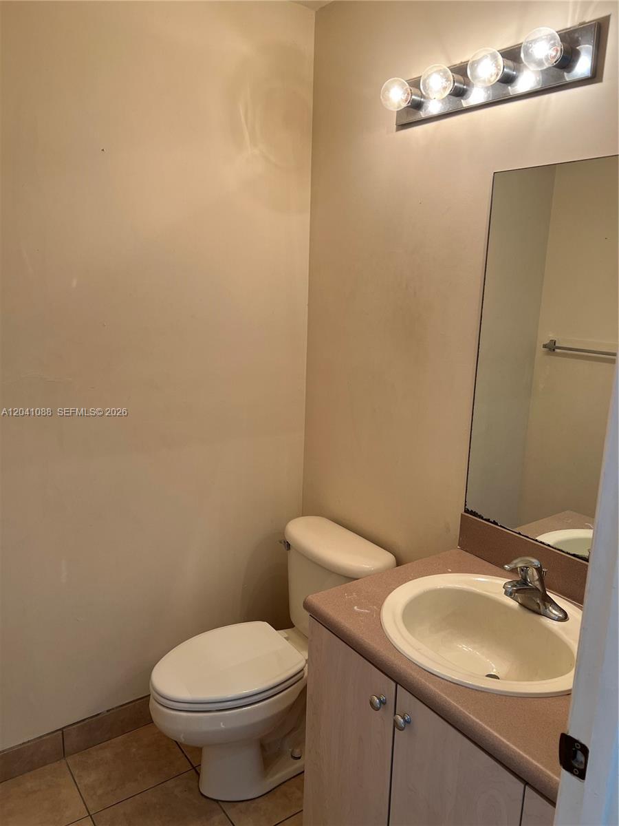 183 Hidden Ct Road F-33 Property Photo 16