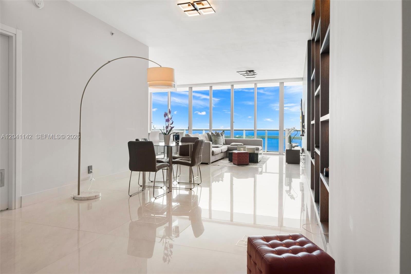 888 Biscayne Boulevard 5404 Property Photo 2