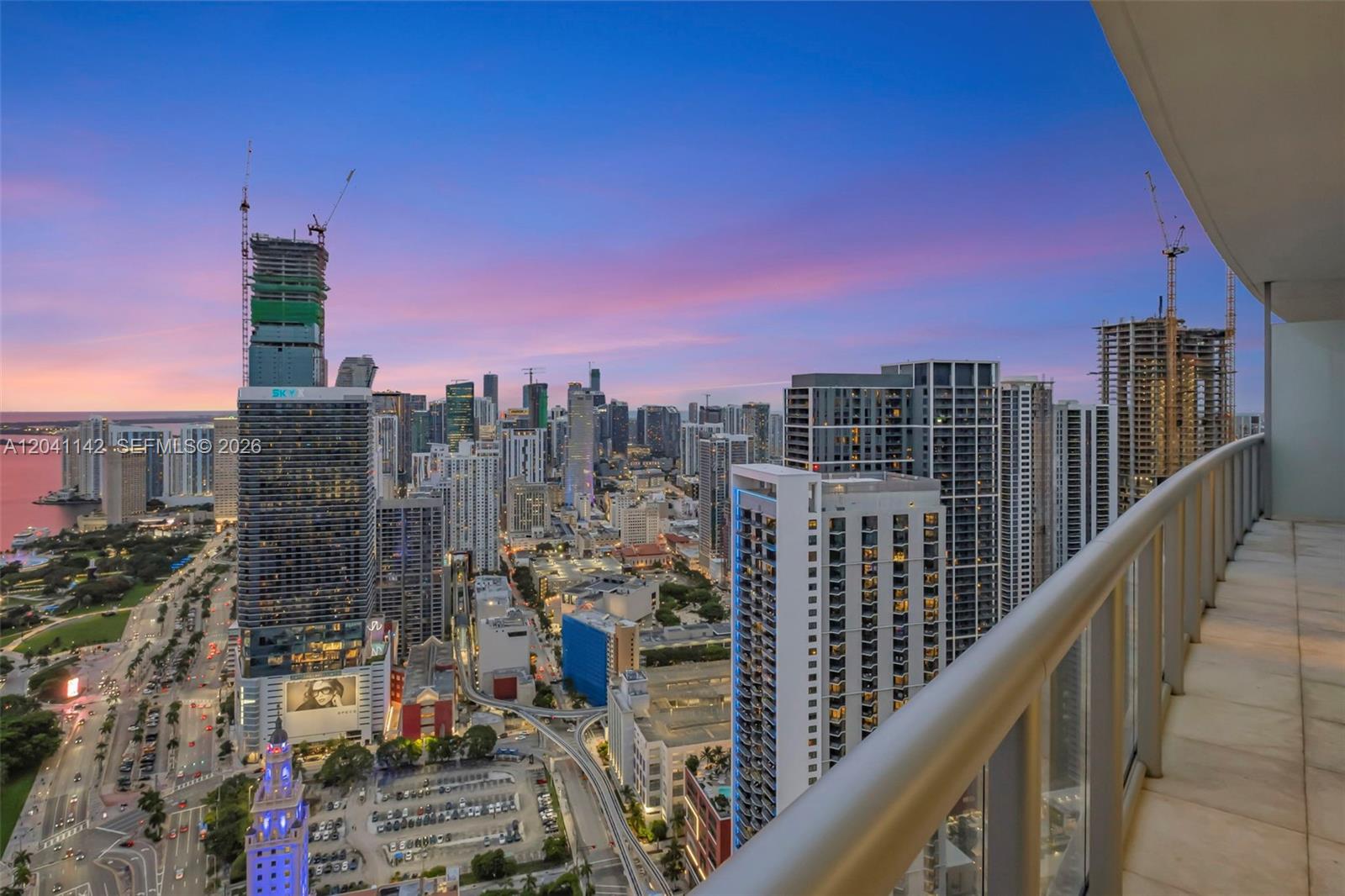 888 Biscayne Boulevard 5404 Property Photo 9