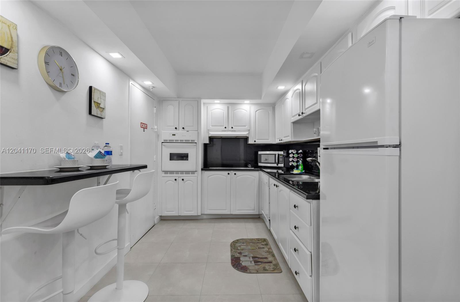 3901 S Ocean Drive 8c Property Photo 3