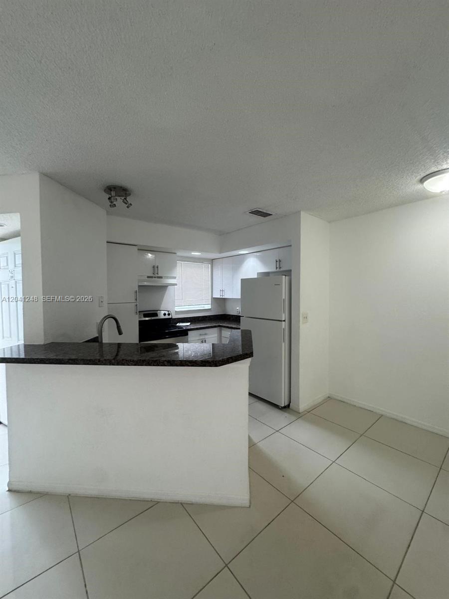A12041248 Property Photo 5