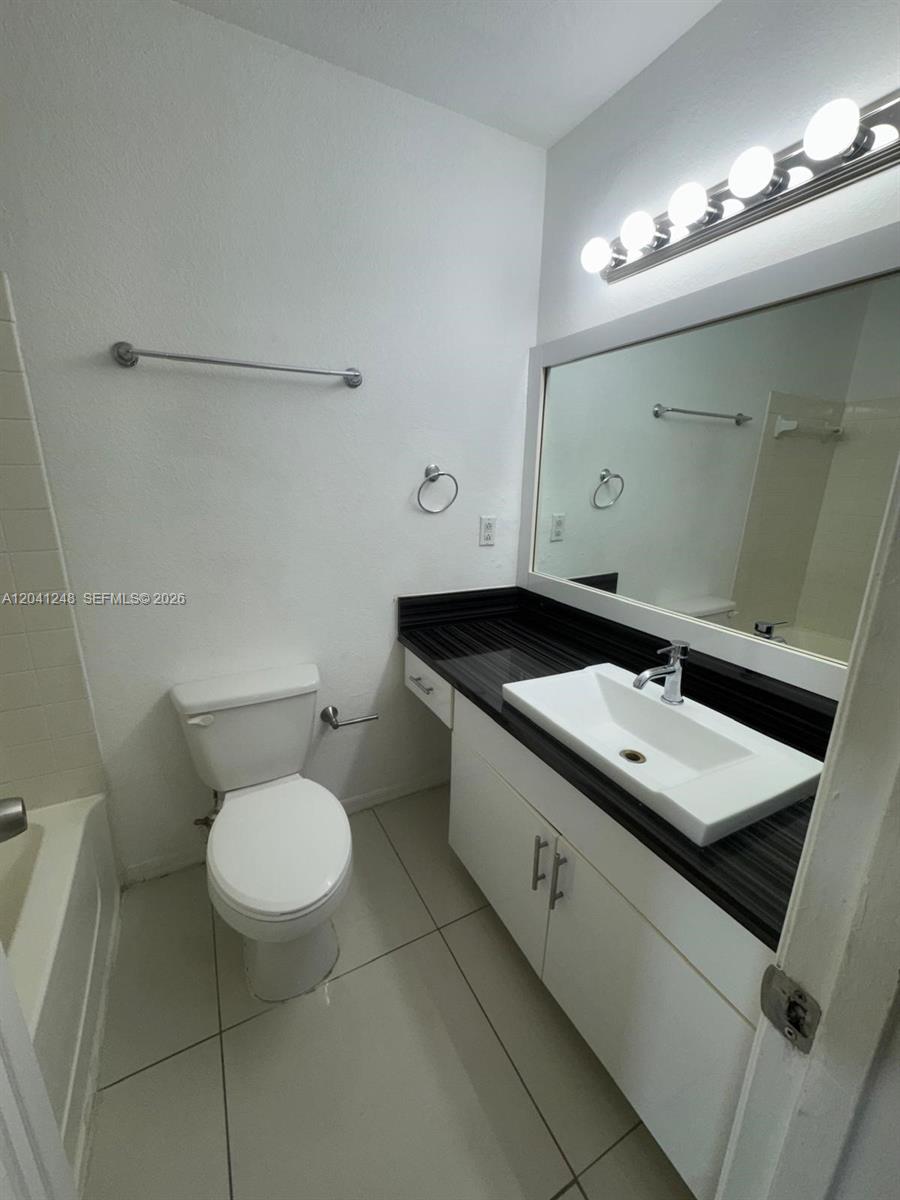 A12041248 Property Photo 8