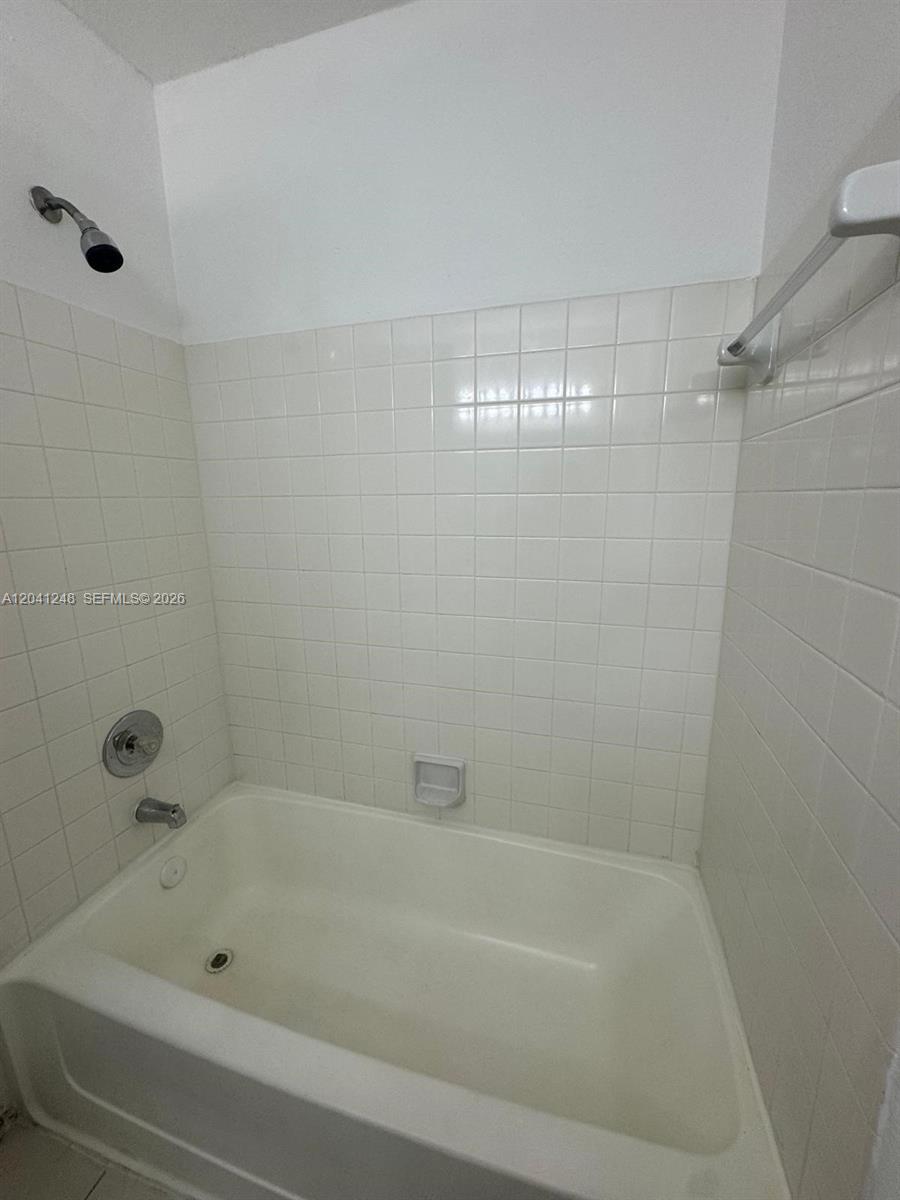 A12041248 Property Photo 9