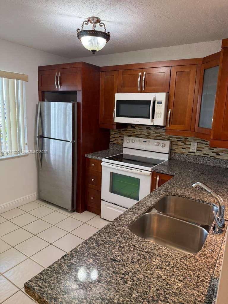 8610 N Sherman Circle 508 Property Photo 1