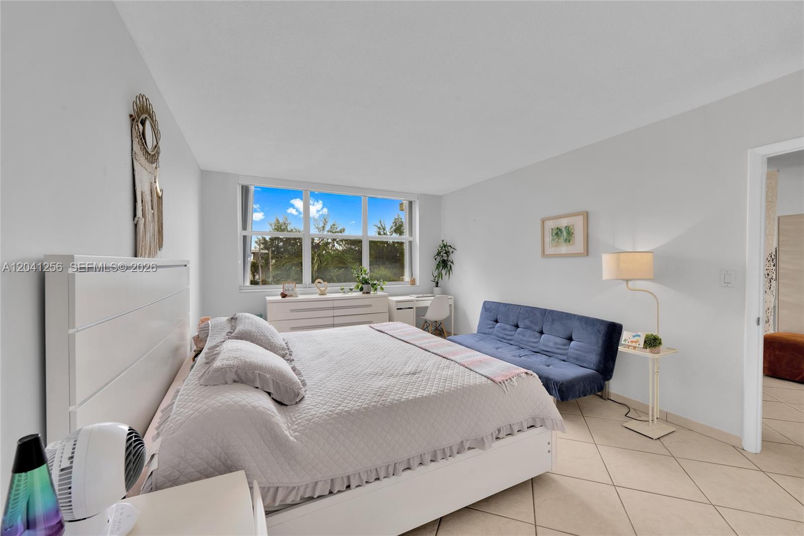 3199 S Ocean Drive 402 Property Photo 5