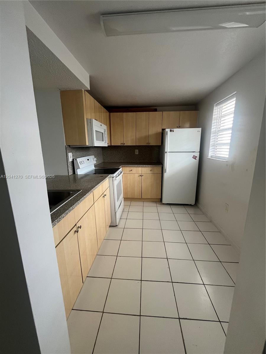 14170 Sw 84th Street 203-f Property Photo 7