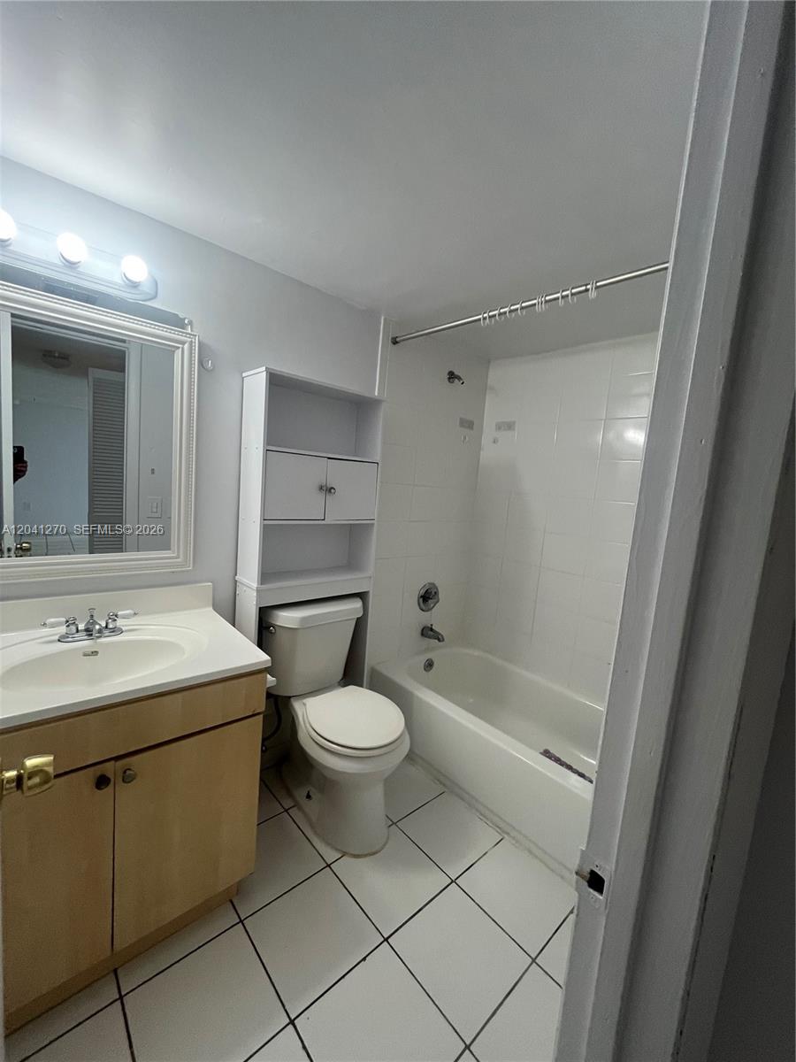 14170 Sw 84th Street 203-f Property Photo 11