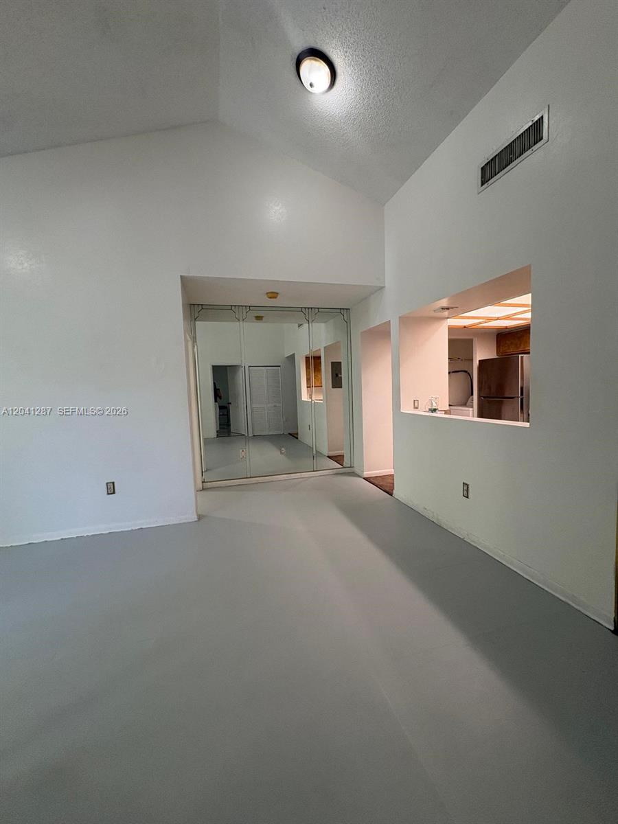 201 Nw 7th Street 408 Property Photo 4