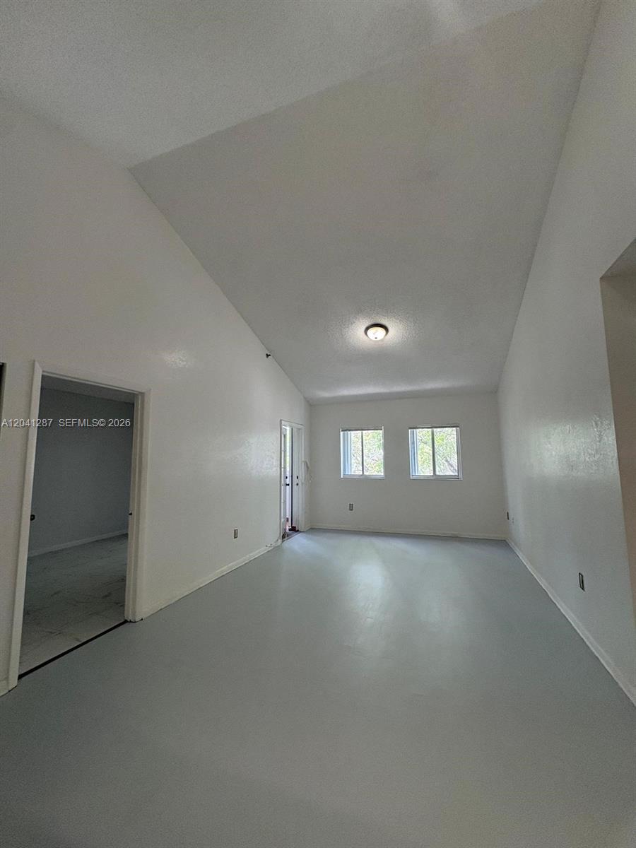 201 Nw 7th Street 408 Property Photo 9