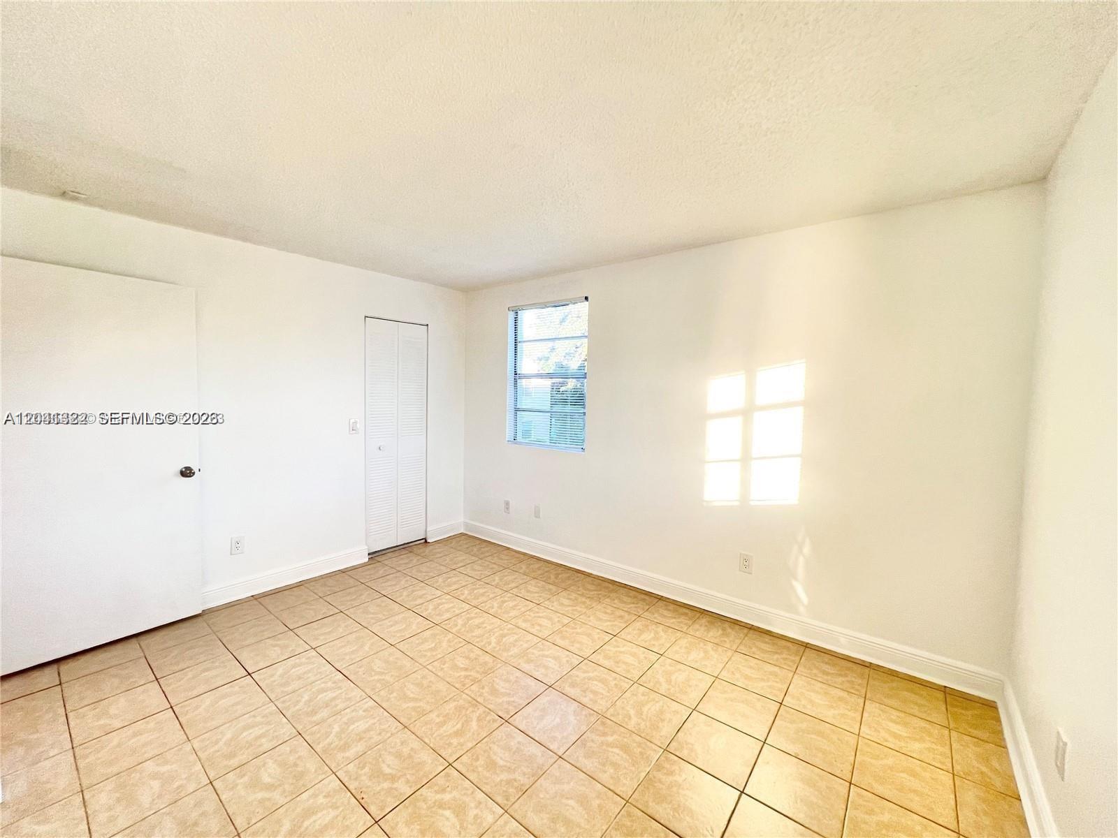 1227 Sw 46th Avenue 304 Property Photo 12