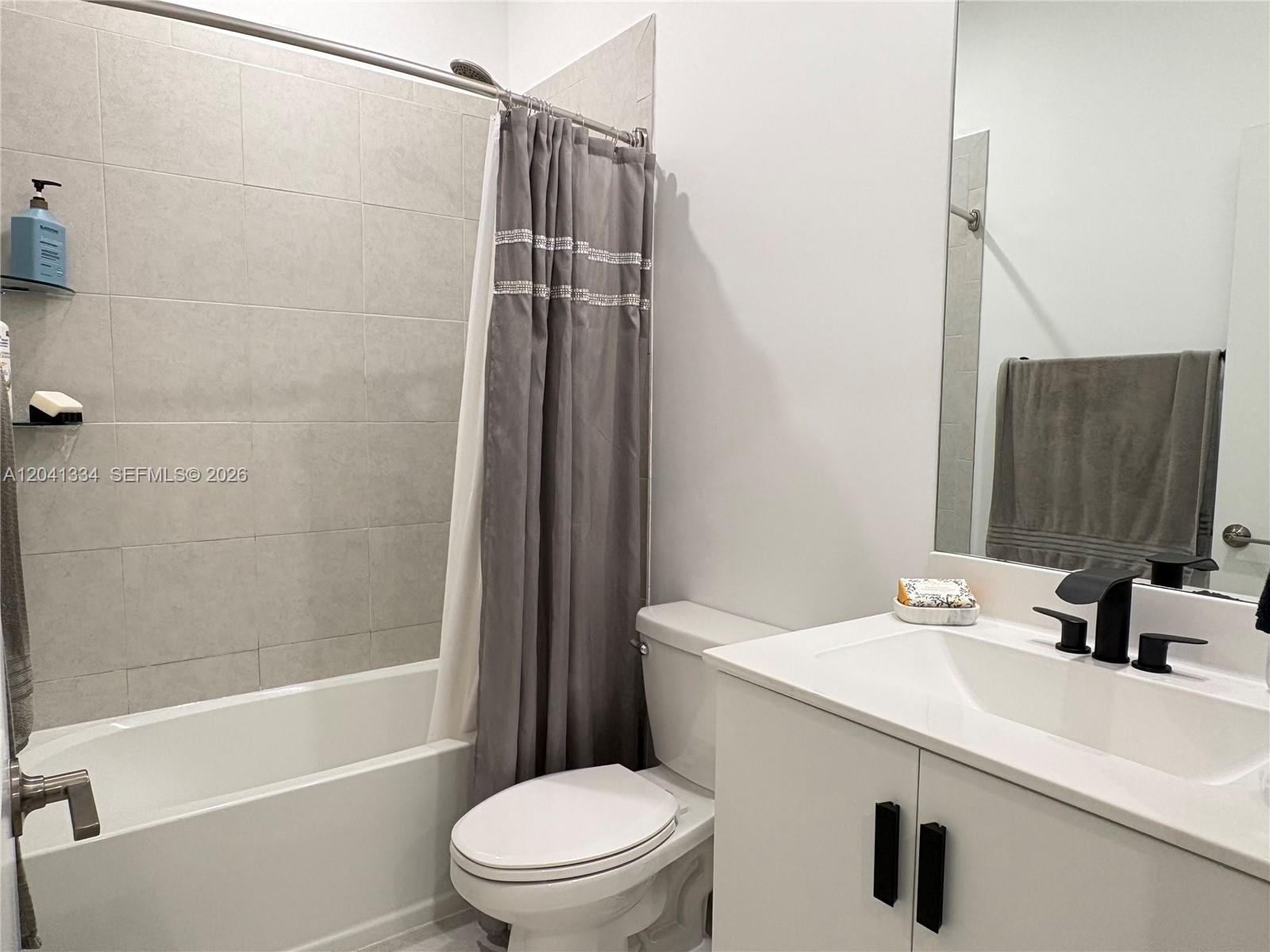 3482 W 114th Terrace Property Photo 16