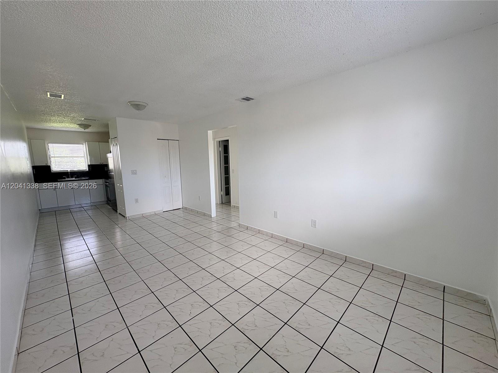 231 E 7th Street 202 Property Photo 5