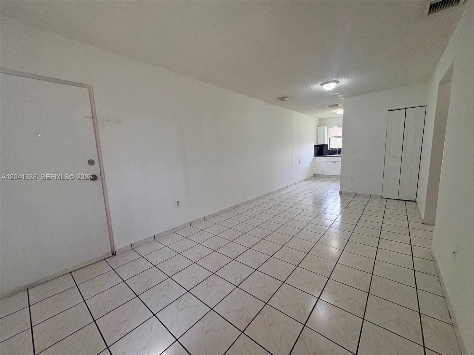 231 E 7th Street 202 Property Photo 6