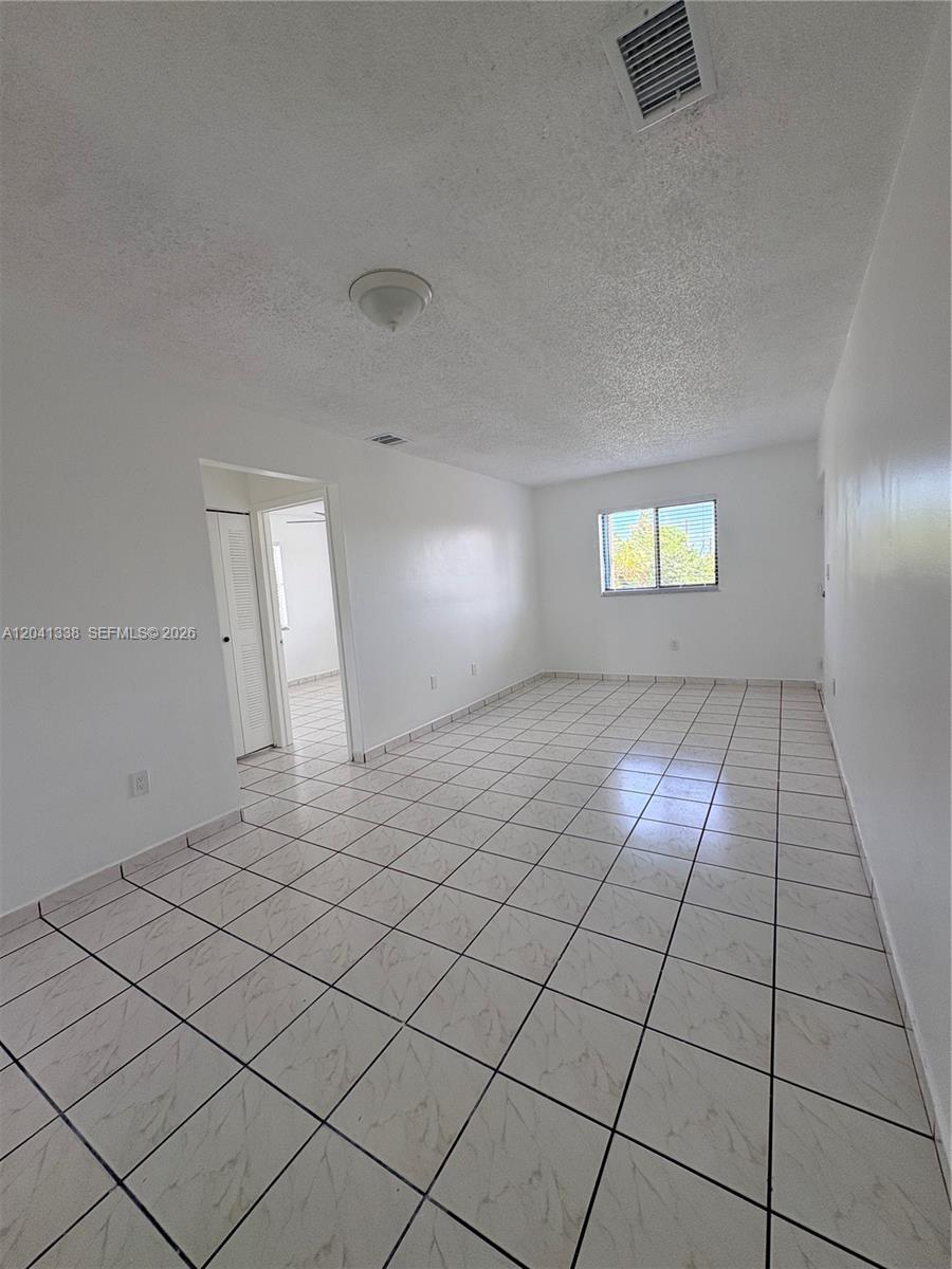 231 E 7th Street 202 Property Photo 6