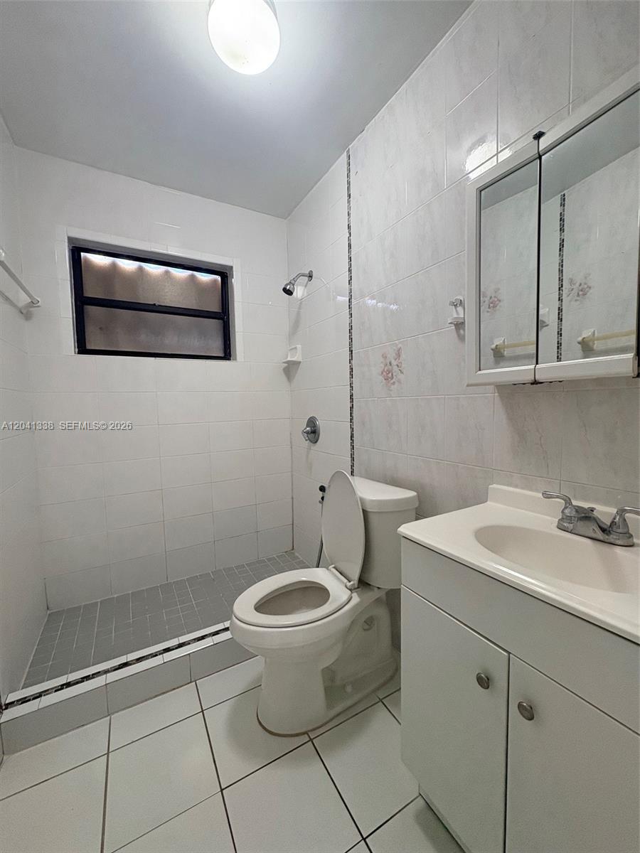 231 E 7th Street 202 Property Photo 10