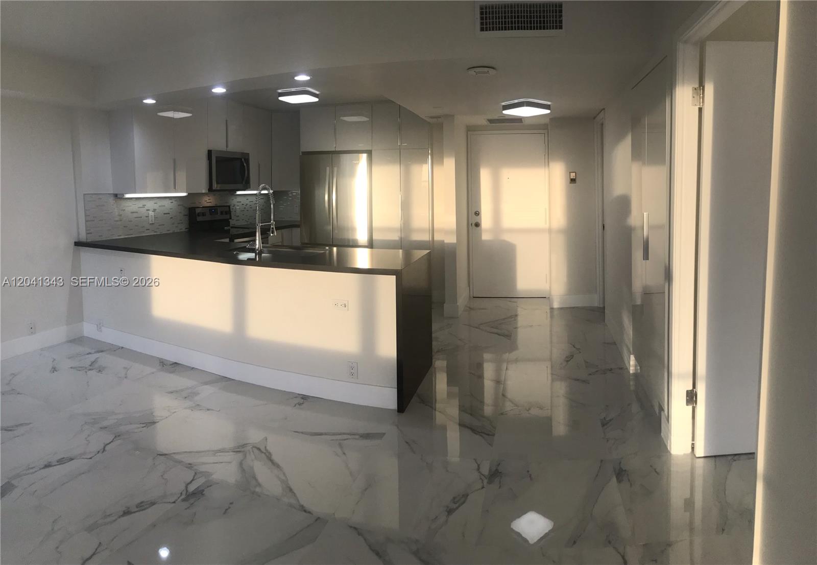1901 Brickell Avenue B2003 Property Photo 16