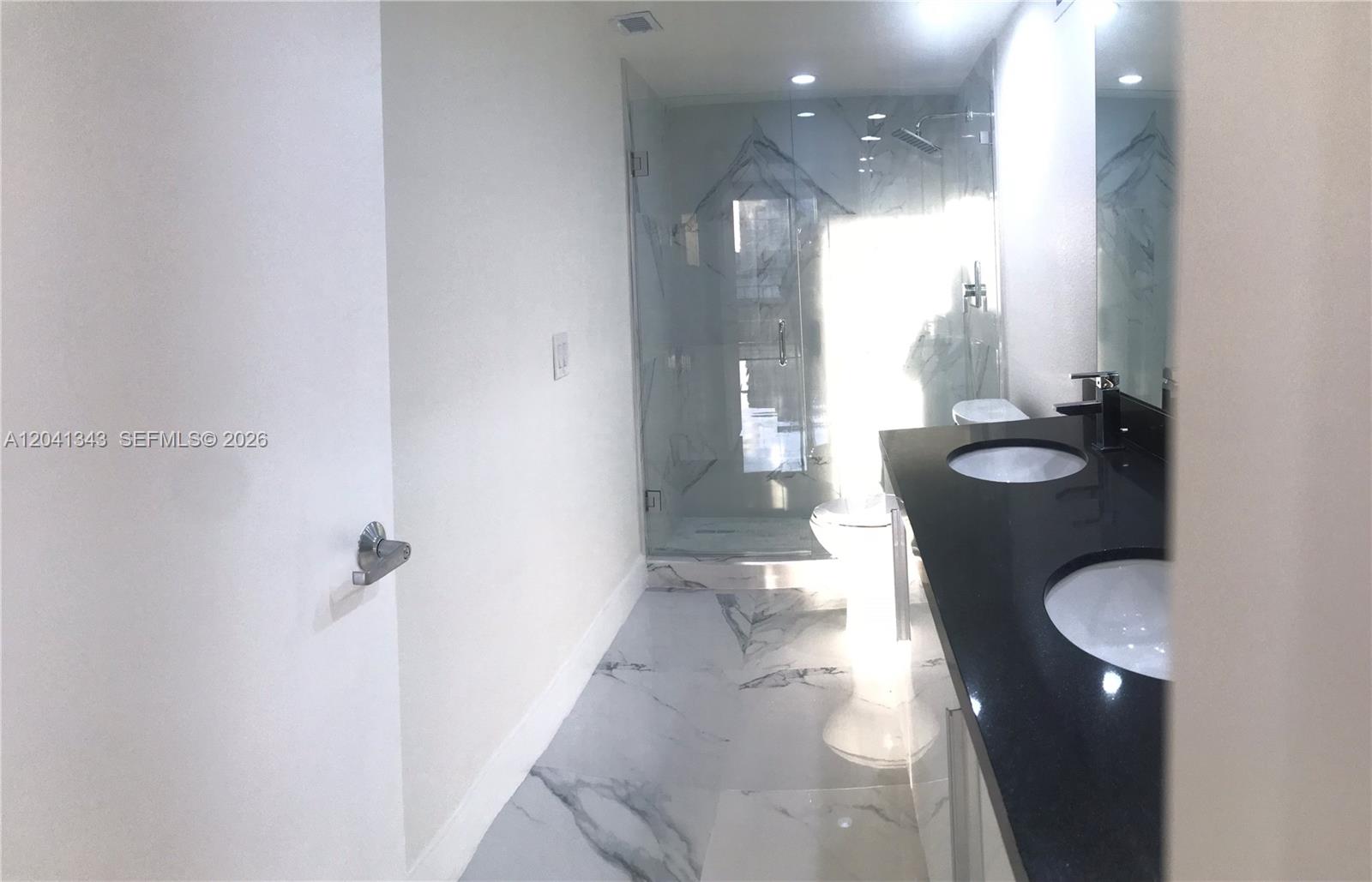 1901 Brickell Avenue B2003 Property Photo 18