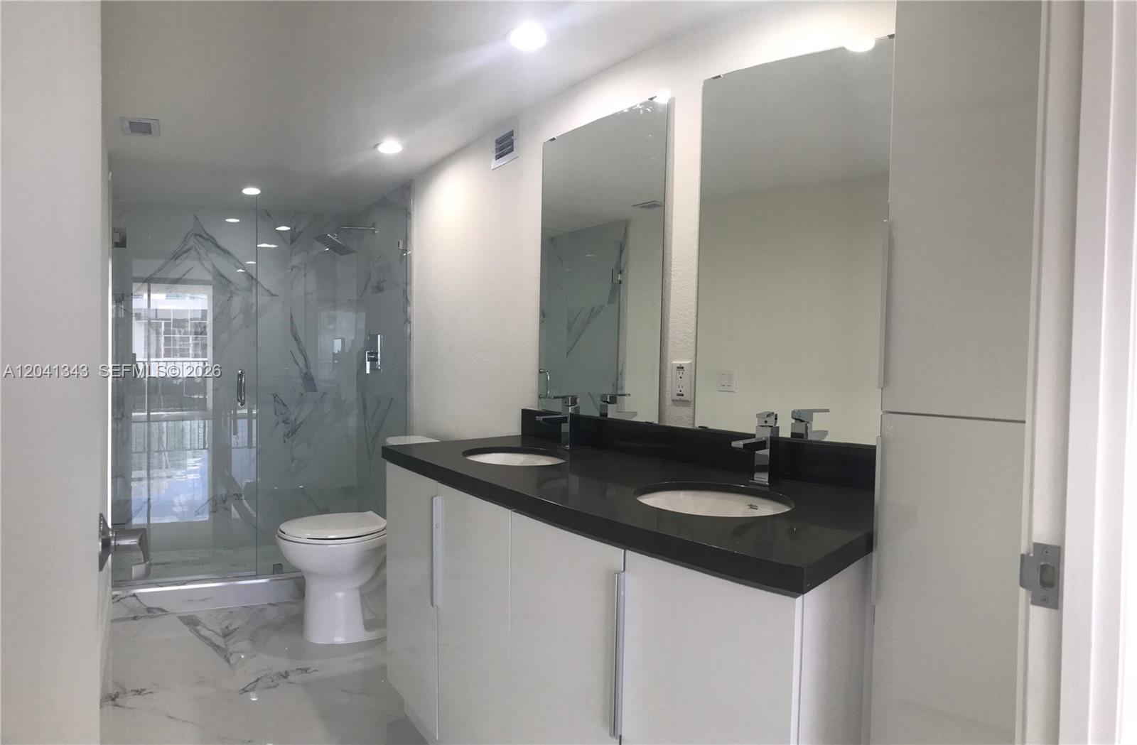1901 Brickell Avenue B2003 Property Photo 27
