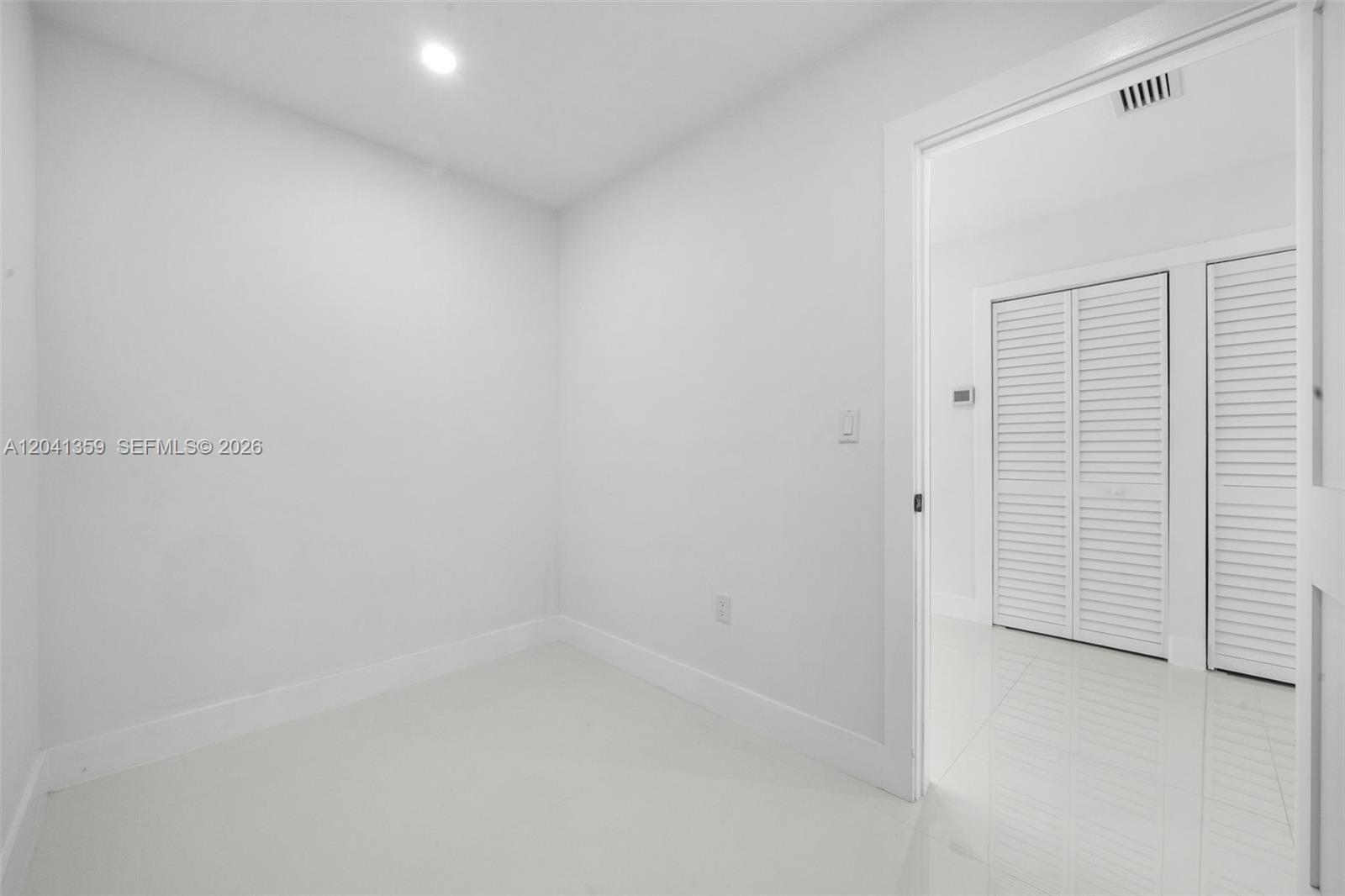 2940 Sw 12th Street Property Photo 5