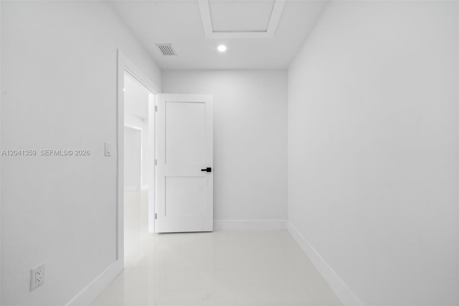 2940 Sw 12th Street Property Photo 6