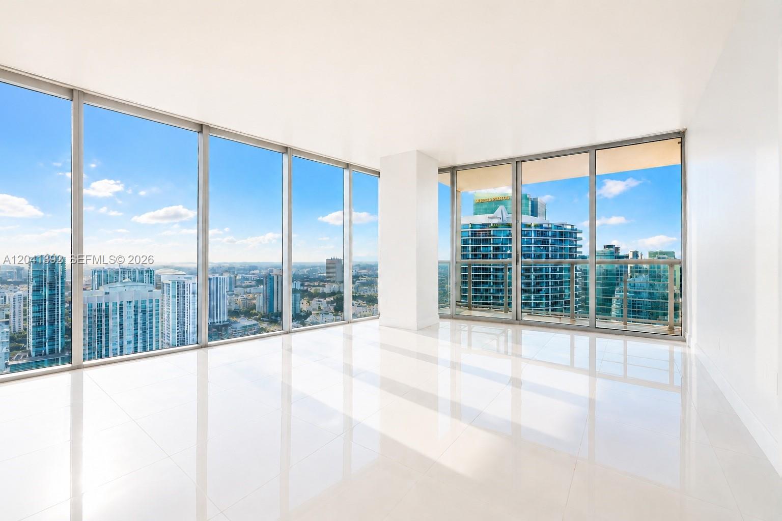 475 Brickell Avenue 4715 Property Photo 3