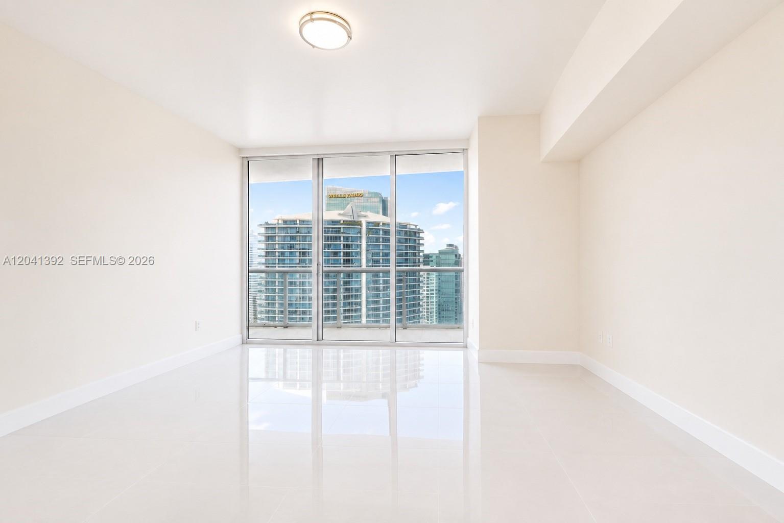 475 Brickell Avenue 4715 Property Photo 11