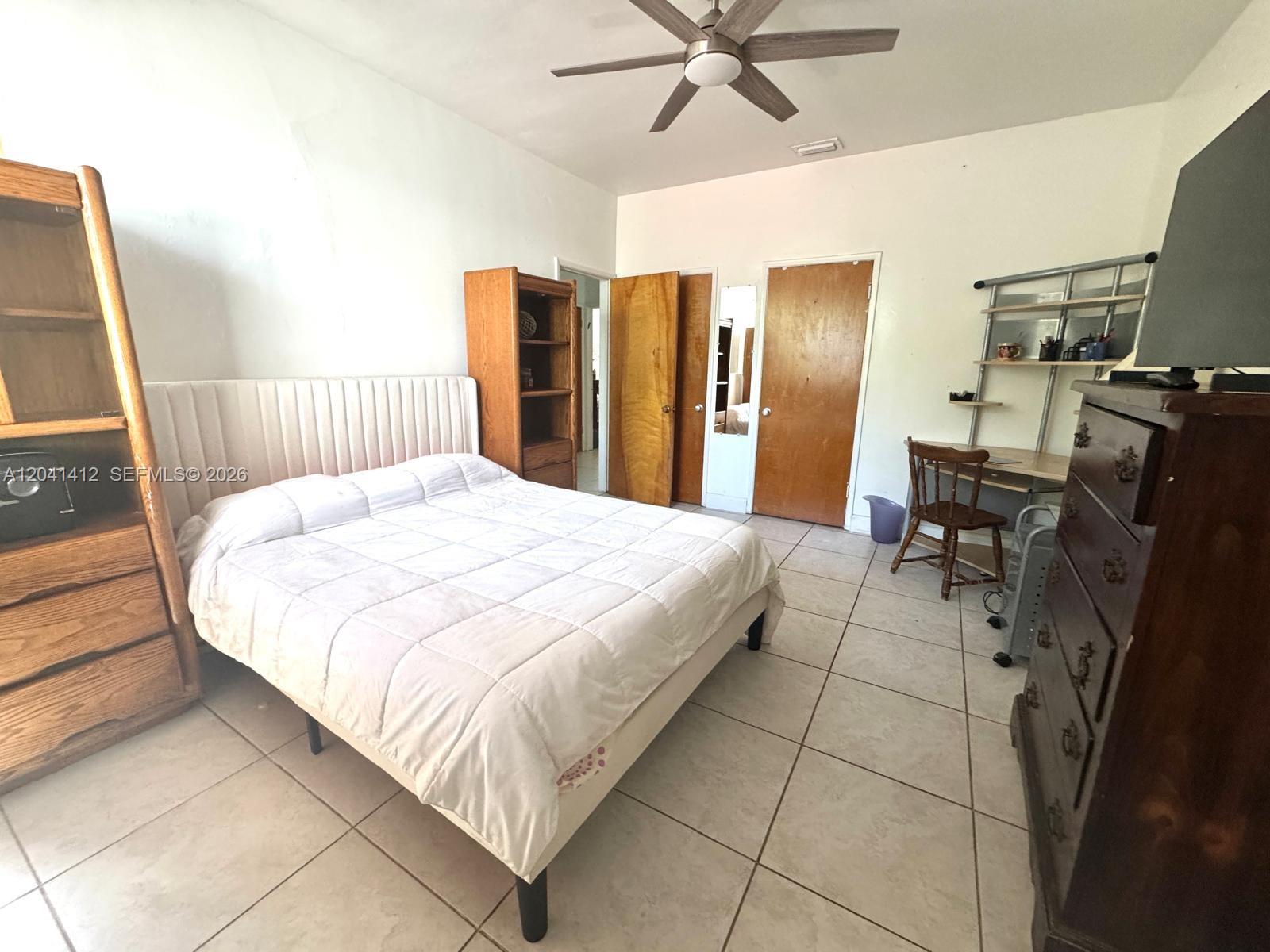 A12041412 Property Photo 2