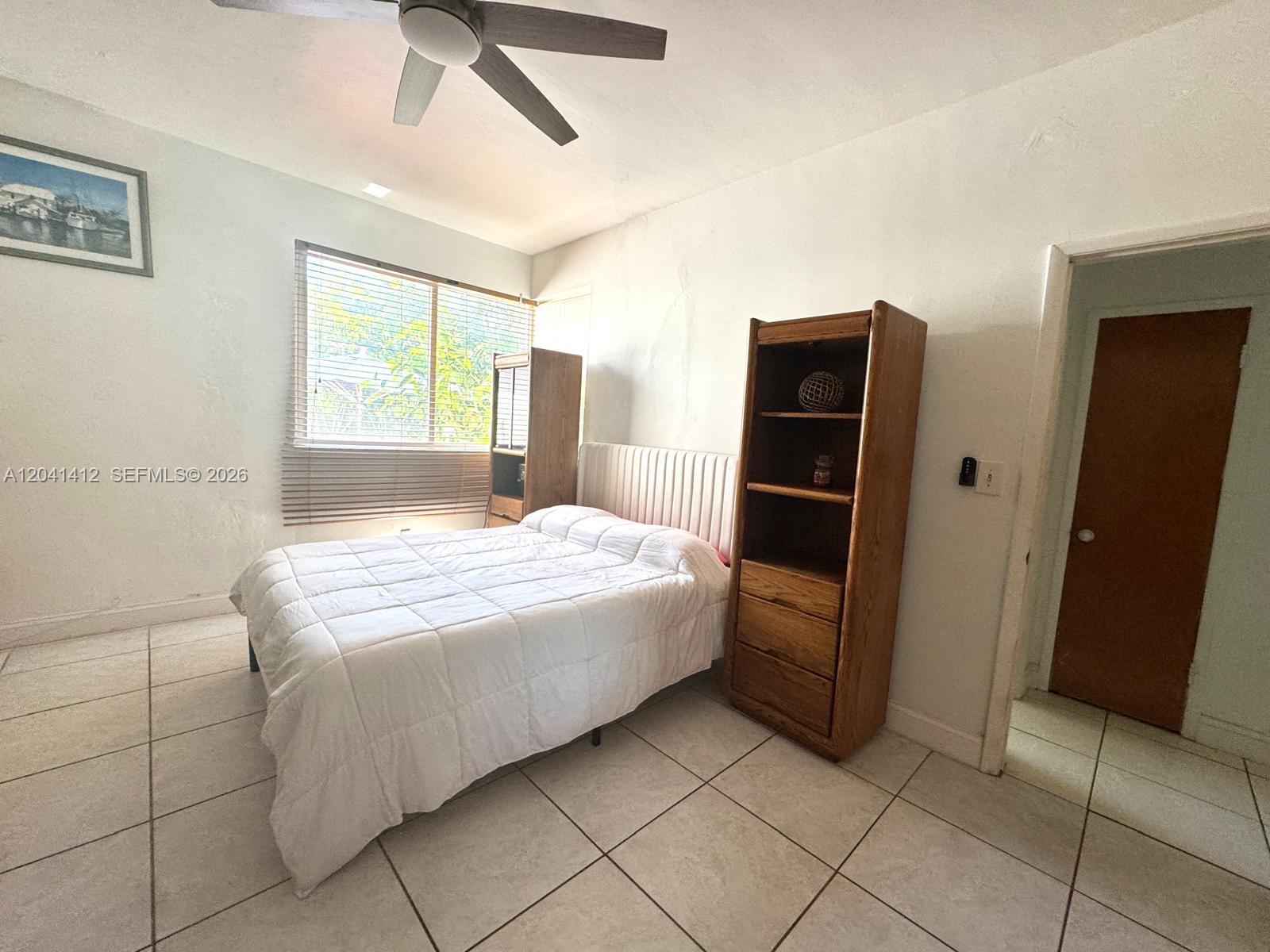 A12041412 Property Photo 3