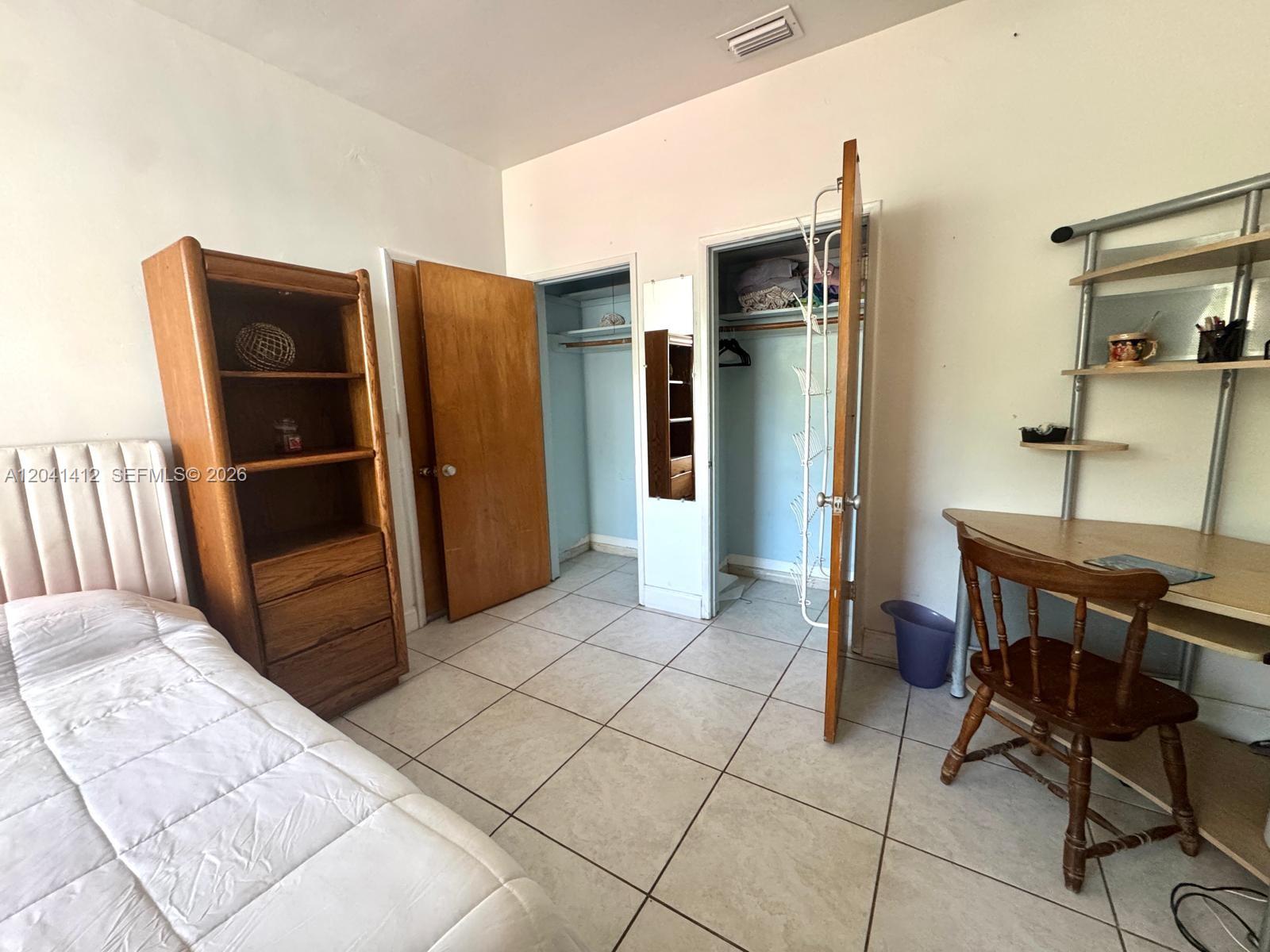 A12041412 Property Photo 4