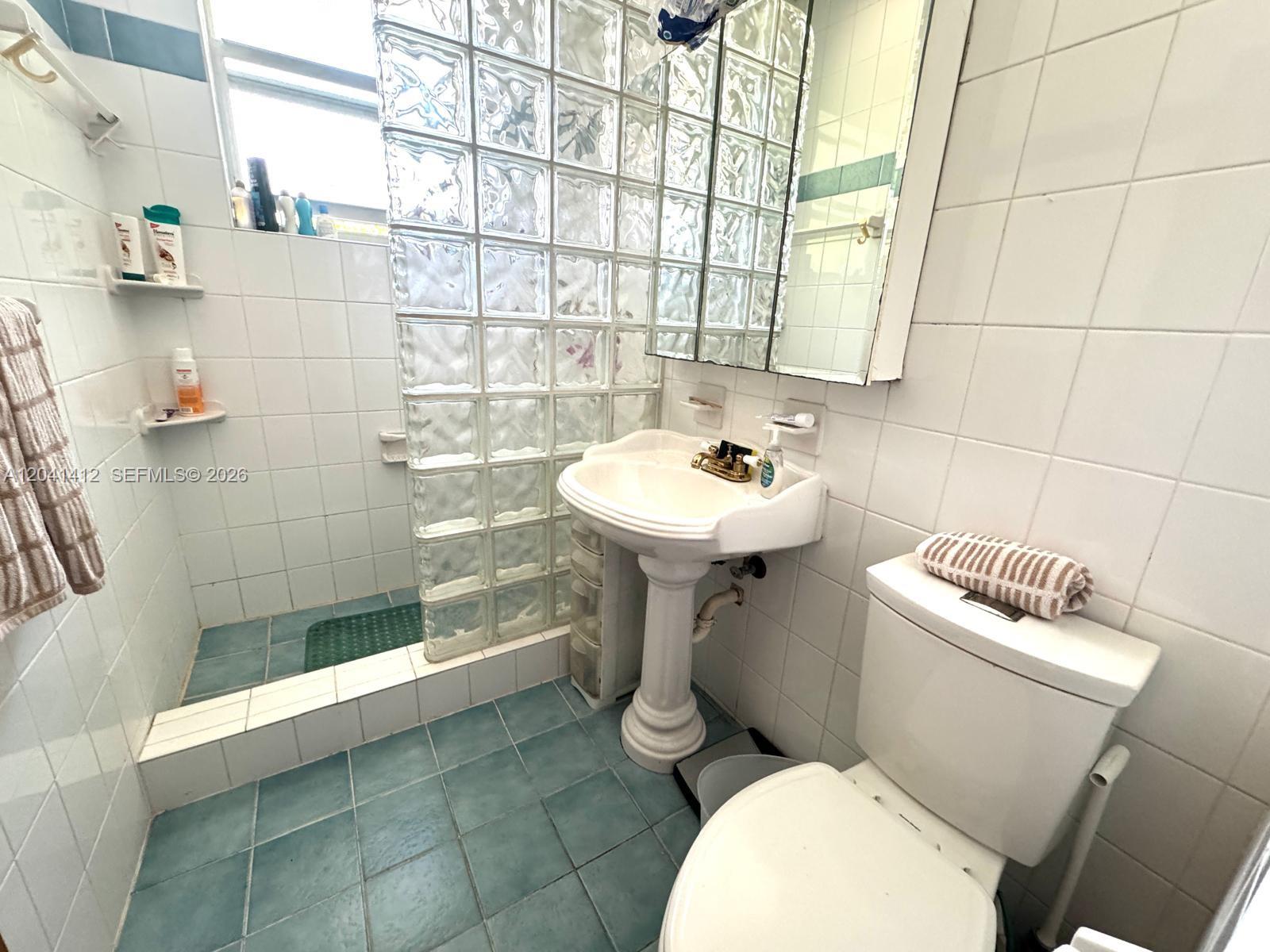 A12041412 Property Photo 5