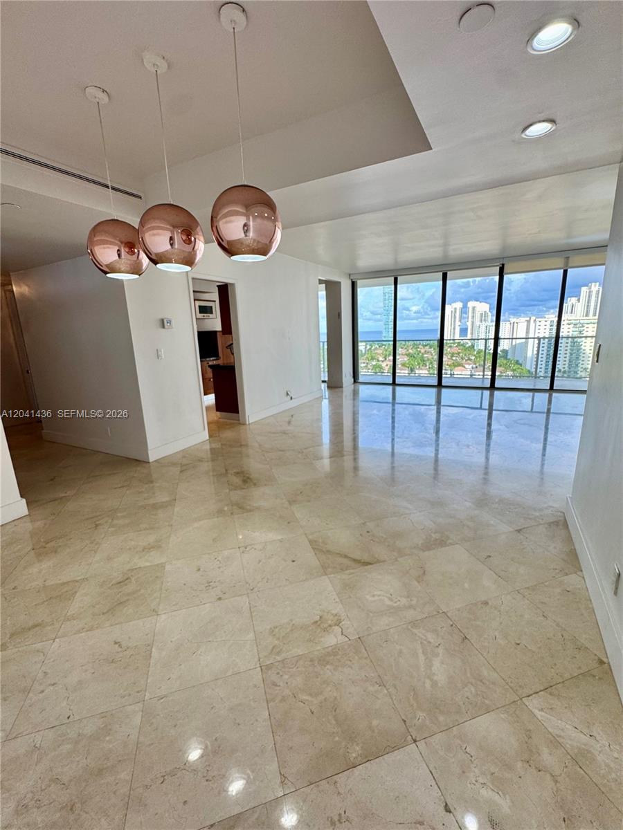 19500 Turnberry Way 15F Property Photo 1