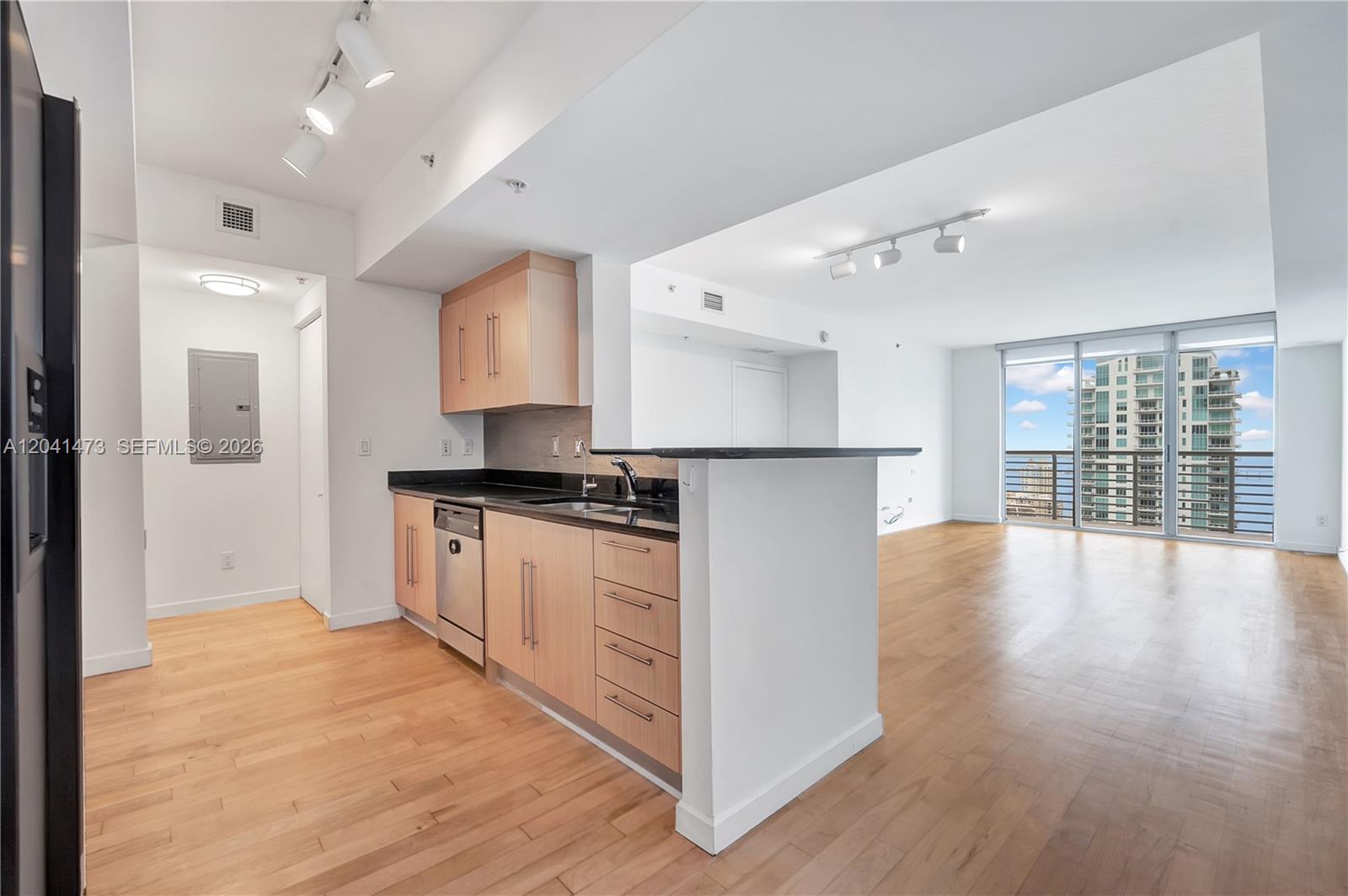 325 S Biscayne Boulevard 3921 Property Photo 5
