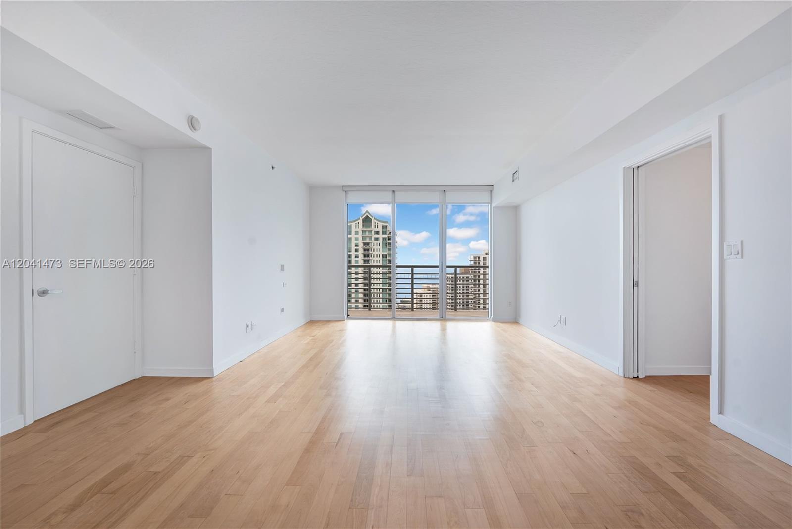 325 S Biscayne Boulevard 3921 Property Photo 7